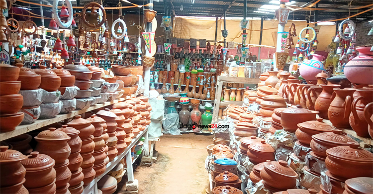 ফ্যাশনেও জায়গা করে নিয়েছে মৃৎশিল্প