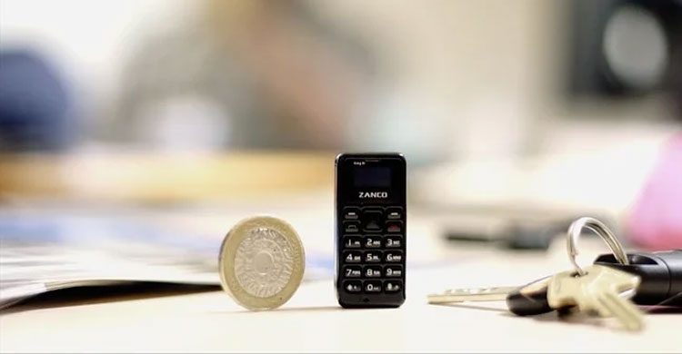 বিশ্বের সবচেয়ে ছোট ফোন, ওজন মাত্র ১৩ গ্রাম