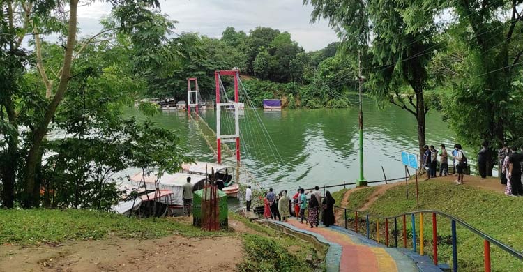 দুই মাস ধরে ডুবে আছে রাঙ্গামাটির ঝুলন্ত সেতু