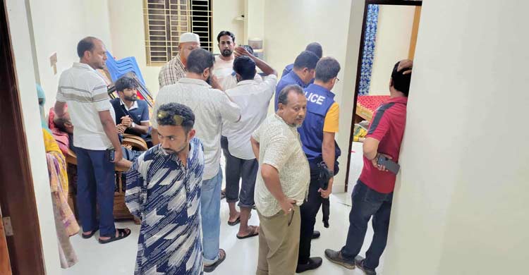লক্ষ্মীপুরে মা-মেয়েকে হত্যার ঘটনায় যুবক আটক