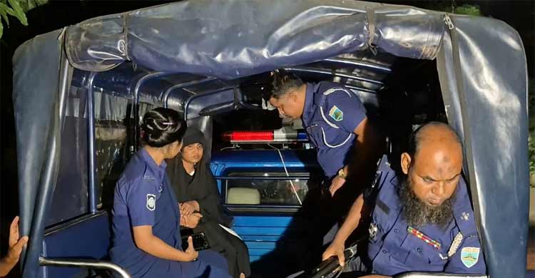 বগুড়ায় অ্যাপের মাধ্যমে টাকা হাতিয়ে নেওয়ার অভিযোগে নারী আটক