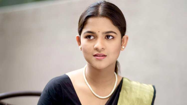 প্রেমের গুঞ্জনে মুখ খুলে সম্পর্কের ইঙ্গিত দিলেন সাদিয়া আয়মান