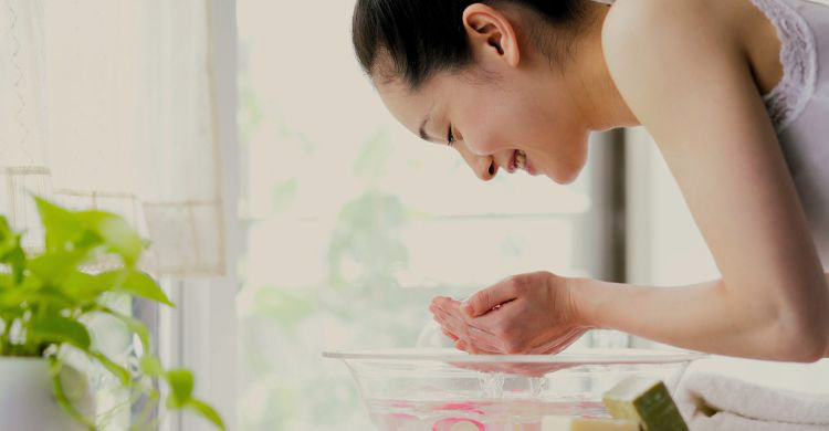 শীত আসার আগেই রুক্ষ ত্বকের যত্ন শুরু করুন