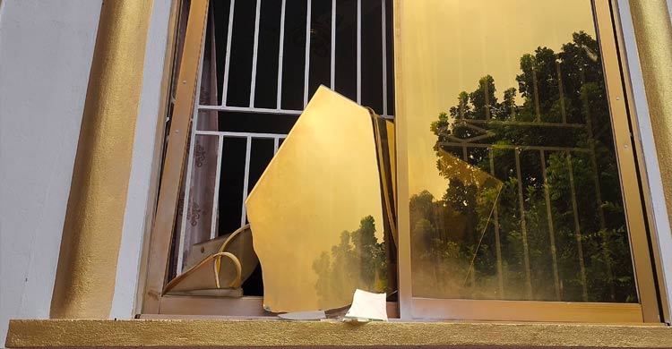 শরীয়তপুরে শতাধিক হাতবোমার বিস্ফোরণে কাঁপলো পুরো এলাকা