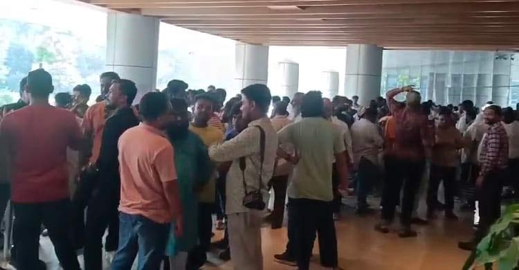 বিটিআরসিতে ইন্টারনেট ব্যবসায়ীদের অবস্থান, টেলিকম নীতি সংশোধন দাবি