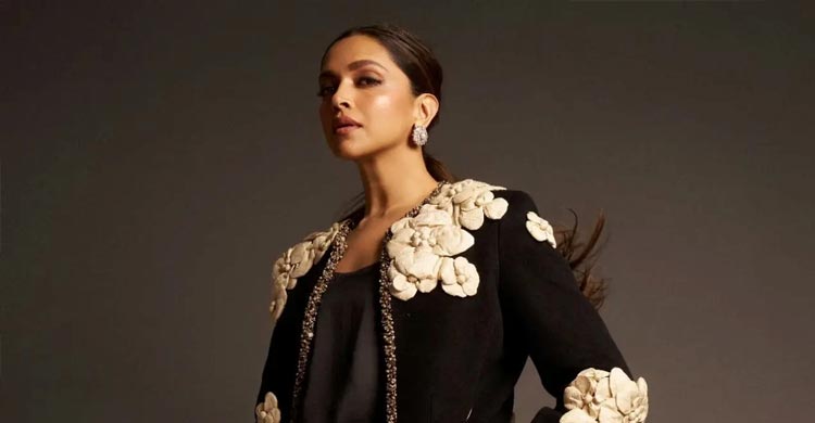 ঐতিহ্য ও আধুনিকতার রাজকীয় মিশেলে দীপিকা পাড়ুকোন