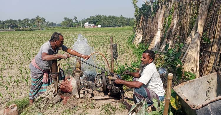 চোখে দেখেন না তবুও তিনি নিখুঁত মিস্ত্রি