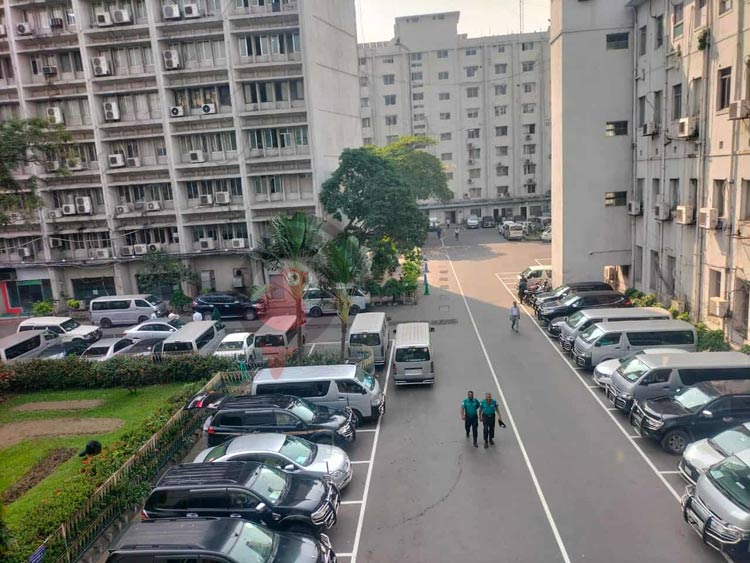 নিরাপত্তার কড়াকড়ি থাকলেও প্রায় স্বাভাবিক সচিবালয়