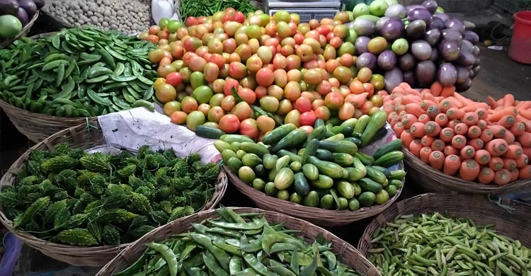 ময়মনসিংহে বেড়েছে সবজির সরবরাহ, কমেছে দাম