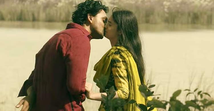 অন্তরঙ্গ ভিডিও ঘিরে আবার আলোচনায় শুভ-ঐশী