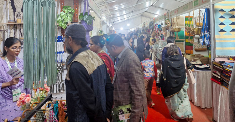 মাত্র ২ বছরেই চামড়া শিল্পে বাজিমাত উদ্যোক্তা তাহমিনার