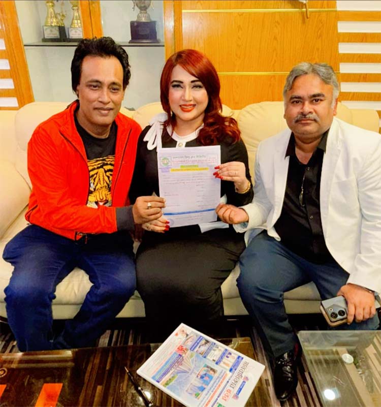 নির্বাচনে প্রাথী হচ্ছেন অভিনেত্রী পলি