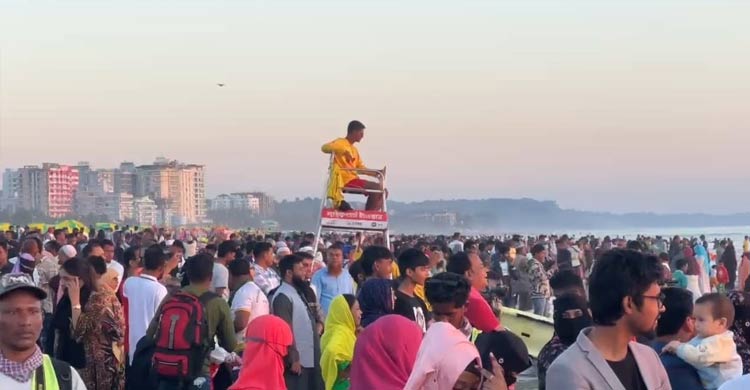 বছর শেষে পর্যটকে সরগরম কক্সবাজার, ৫০০ কোটির বাণিজ্যের আশা