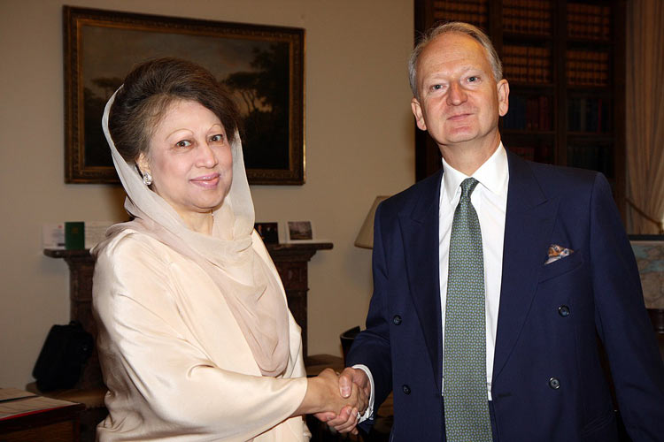 চরম সংকটেও অটল খালেদা জিয়ার &lsquo;সংগ্রামী জীবন&rsquo;