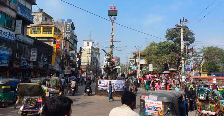 কালো পতাকায় ছেয়ে গেছে ফেনী