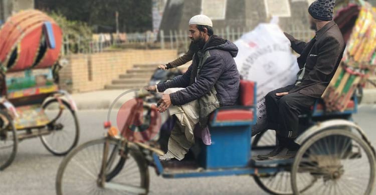 রোদে স্বস্তি, রাজধানীতে ফিরেছে কর্মচাঞ্চল্য