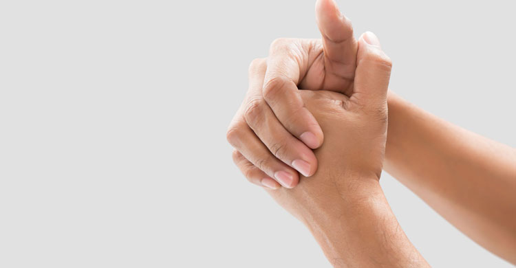 ঘন ঘন আঙুল ফোটালে হাতে কী হতে পারে