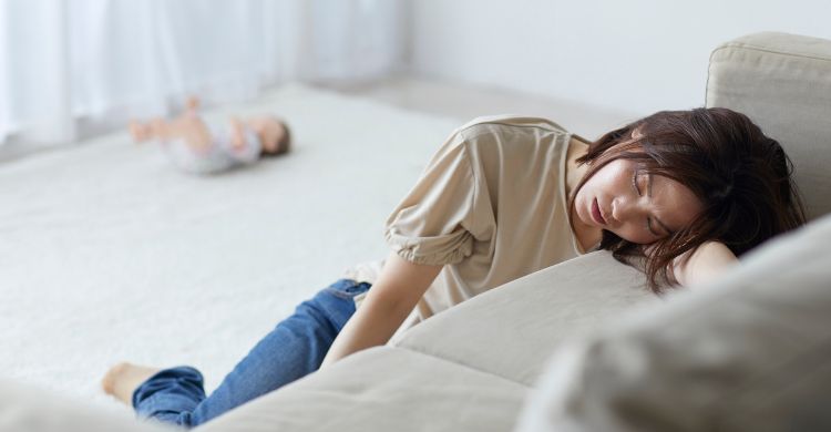 নতুন মা প্রায় ৫০% গভীর ঘুম হারায়, এর প্রভাব জানেন কি