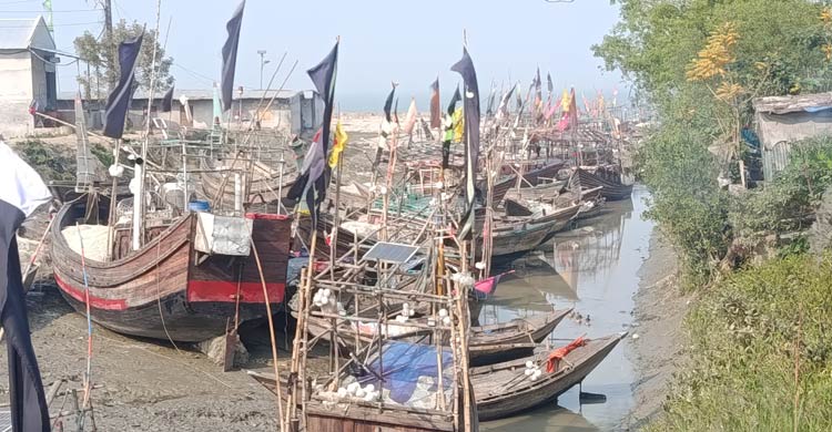 ভোলার মেঘনায় ডাকাত আতঙ্ক, মুক্তিপণ-হামলার ভয়ে নদী ছাড়ছেন জেলেরা