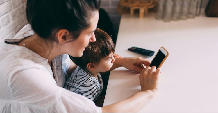 শিশুকে সারাক্ষণ ব্যস্ত রাখা কি ভালো