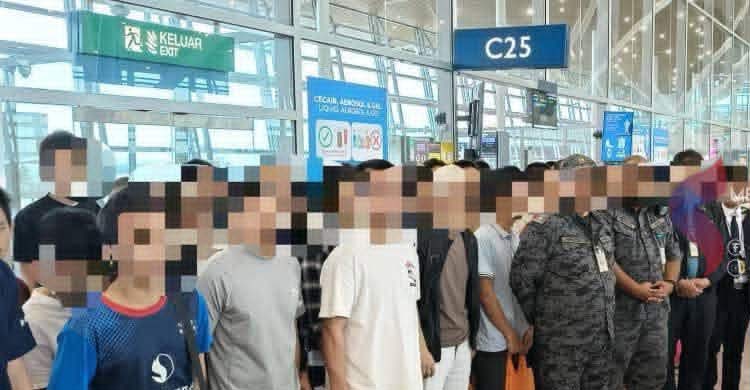 বাংলাদেশিসহ ১৩৫ প্রবাসীকে ফেরত পাঠালো মালয়েশিয়া