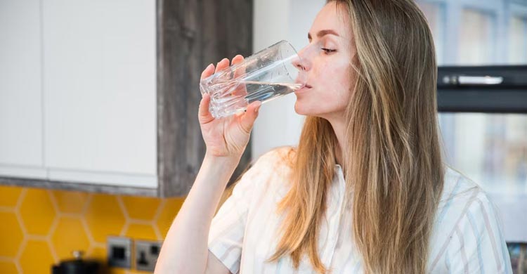 সকালে যেসব ভুল অভ্যাস বয়স বাড়ায় দ্রুত