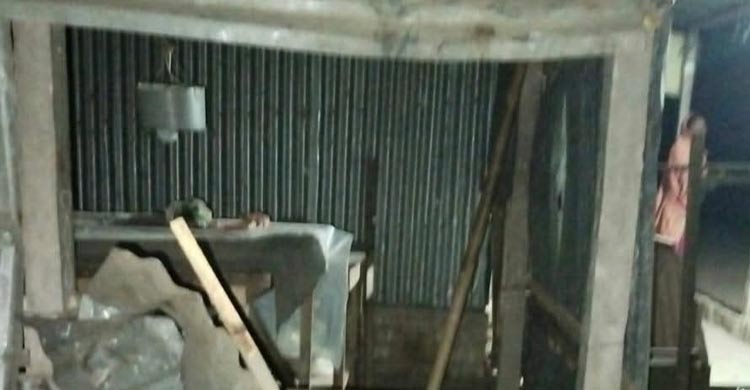 জামায়াত কর্মীদের বাড়িতে হামলা-ভাঙচুর ও মারধরের অভিযোগ