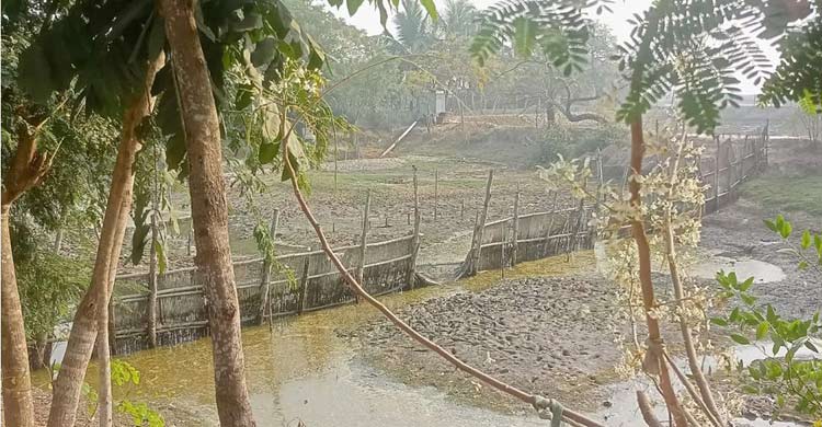 দখল-ভরাটে অস্তিত্ব সংকটে আইবুড়ি নদী