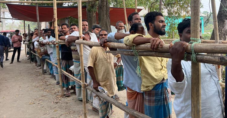 চেয়ারম্যান বললেন &lsquo;আমার ইউনিয়নে কত কেজি চাল দেবো, সেটা আমার ব্যাপার&rsquo;