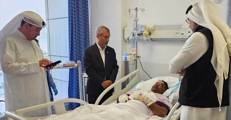 যুদ্ধে আহত দুই বাংলাদেশিকে দেখতে গেলেন রাষ্ট্রদূত রইস হাসান