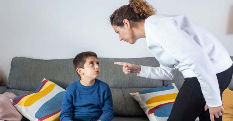 মা-বাবার অতিরিক্ত উচ্চাকাঙ্খা কি সন্তানের উপকারে আসে