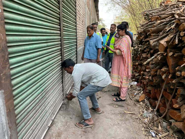 কুষ্টিয়ায় ৫৬৮ টিন ভেজাল গুড় জব্দ, লাখ টাকা জরিমানা