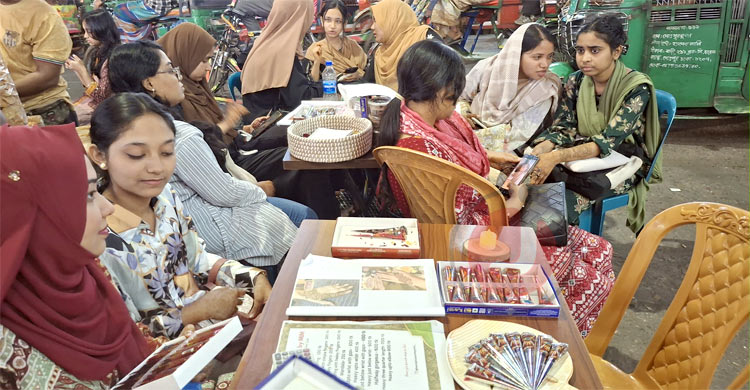 ঈদ উপলক্ষে বেইলি রোডে চলছে &lsquo;মেহেদি উৎসব&rsquo;