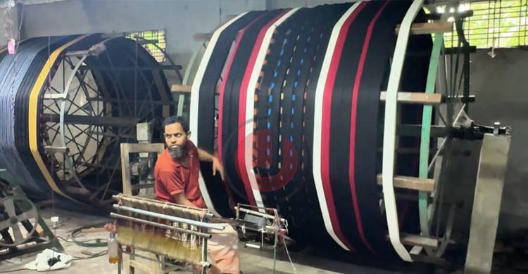 বেচাকেনা মন্দা, ঈদের বাজারেও হতাশায় তাঁতিরা