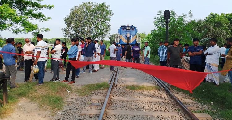 আয়ুষ্কাল শেষ ৫ দশক আগে, মরিচা ধরা লাইনেই চলছে উত্তরবঙ্গের রেলযোগাযোগ