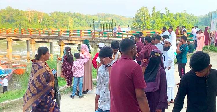 পর্যটকে মুখরিত মিরসরাই