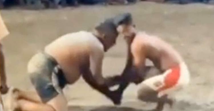 কাবাডি খেলার সময় মাঠেই মৃত্যুর কোলে ঢলে পড়লেন খেলোয়াড়