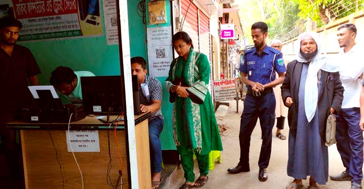 কম্পিউটার দোকানে তৈরি হতো জাল সনদ, দুই দোকানিকে জরিমানা