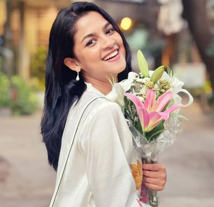 চৈত্র সংক্রান্তির সাজ হোক কোমল ও স্নিগ্ধ