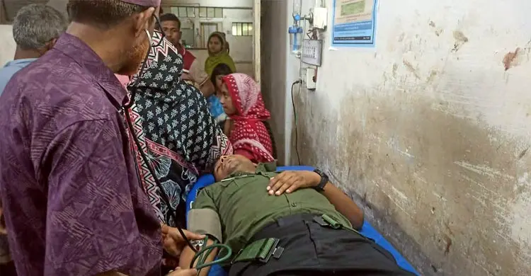 পেট্রোল পাম্পে ইউএনওর ওপর হামলা