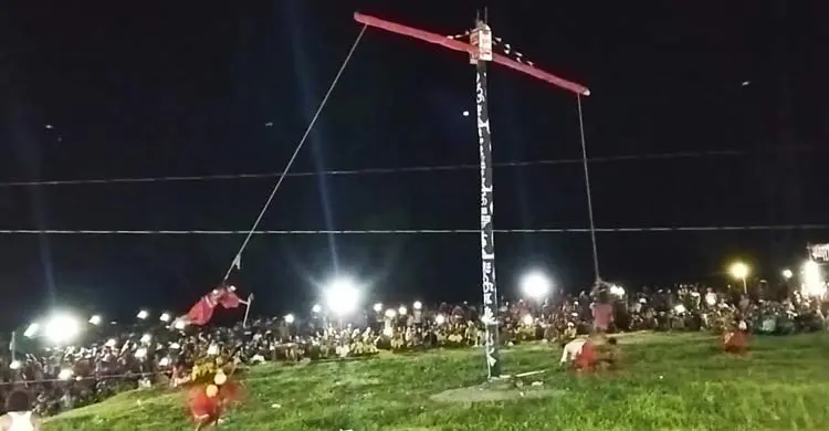 যশোরে চড়ক পূজায় মানুষের ঢল