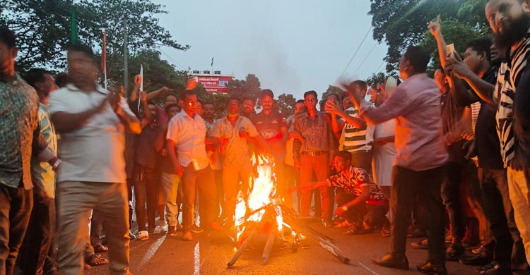 দীপেন দেওয়ানের পদত্যাগপত্র প্রত্যাহারের দাবিতে রাঙ্গামাটিতে বিক্ষোভ