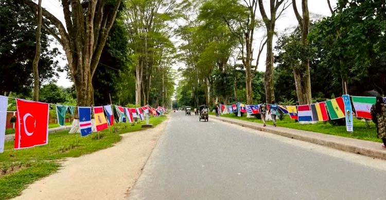 রাবির প্যারিস রোডে ৪৮ দেশের পতাকা