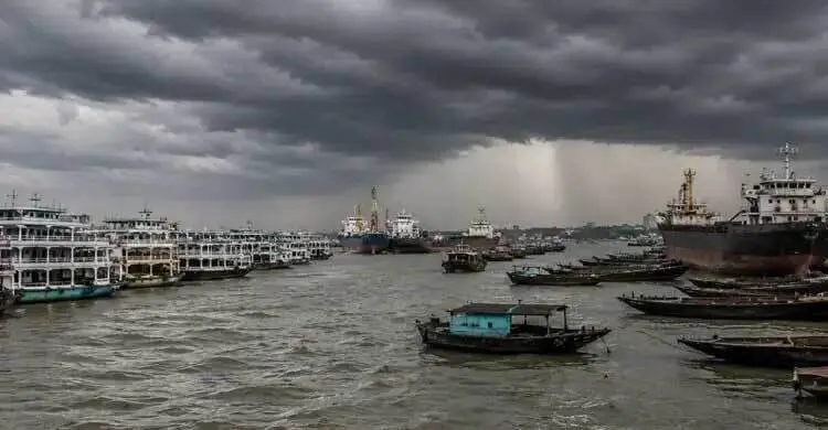 দেশের ১৬ অঞ্চলে ঝড়ের আভাস, ১ নম্বর সতর্কসংকেত