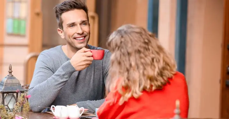 প্রথম দেখায় আকর্ষণ কি শুধুই রোমান্টিকতা