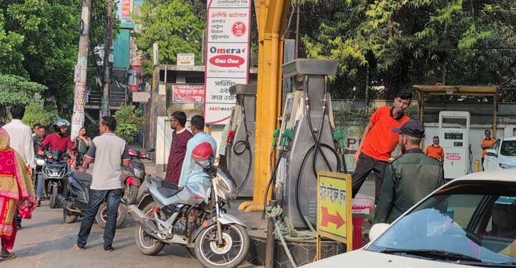 পাম্পে পাম্পে ঘুরেও মিলছে না তেল, মোটরসাইকেল চালকদের ভোগান্তি চরমে