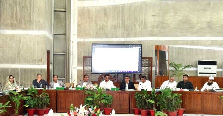 ‘বালিশ বা ছাগল কাণ্ড’ যেন আর না ঘটে, সংসদীয় কমিটির কড়া হুঁশিয়ারি