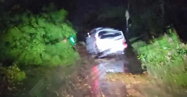 চুয়াডাঙ্গায় কালবৈশাখীর আঘাত, তিনতলা থেকে পড়ে একজনের মৃত্যু