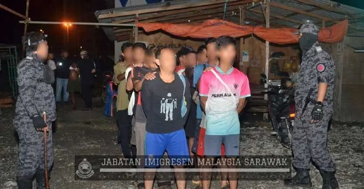 মালয়েশিয়ার কুচিংয়ে বিশেষ অভিযানে ৪৫ বিদেশি আটক