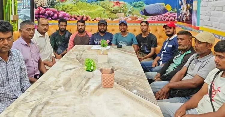 মালয়েশিয়ায় ১৪ প্রবাসী শ্রমিকের বেতন নিয়ে উধাও সুপারভাইজার